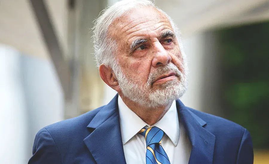 Карл Айкан в 89 лет пытается восстановить империю