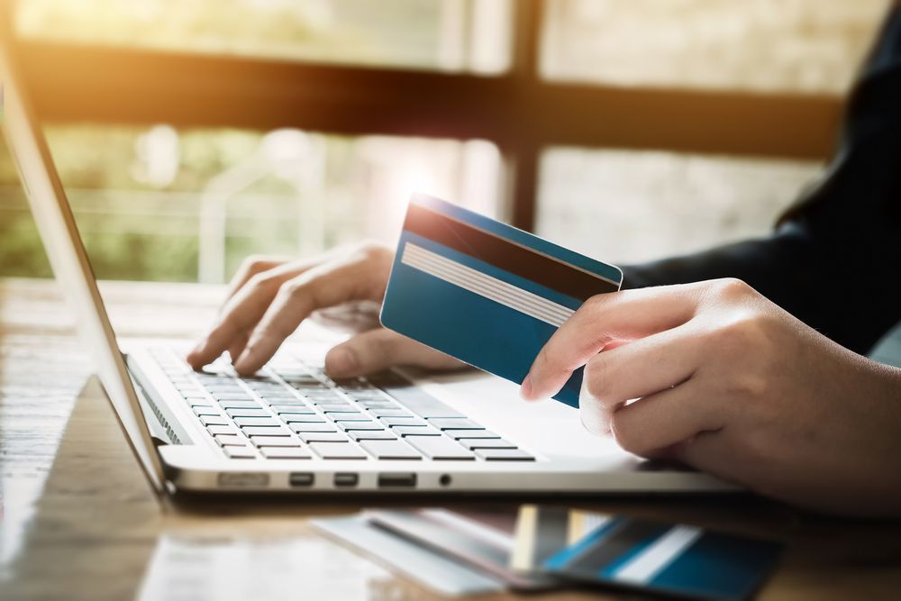  48% латвийцев берут потребительские кредиты на повседневные расходы