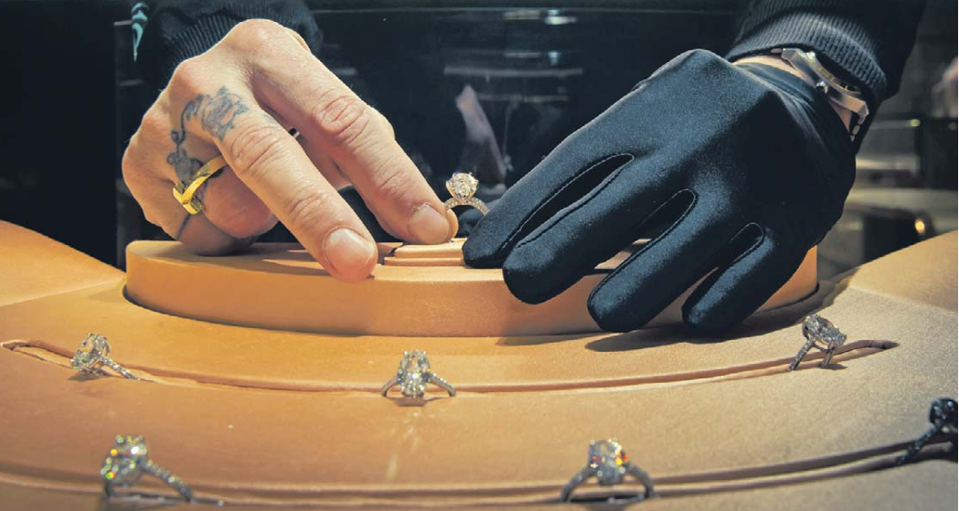 Блеск в моде: ювелирные изделия затмевают остальную роскошь