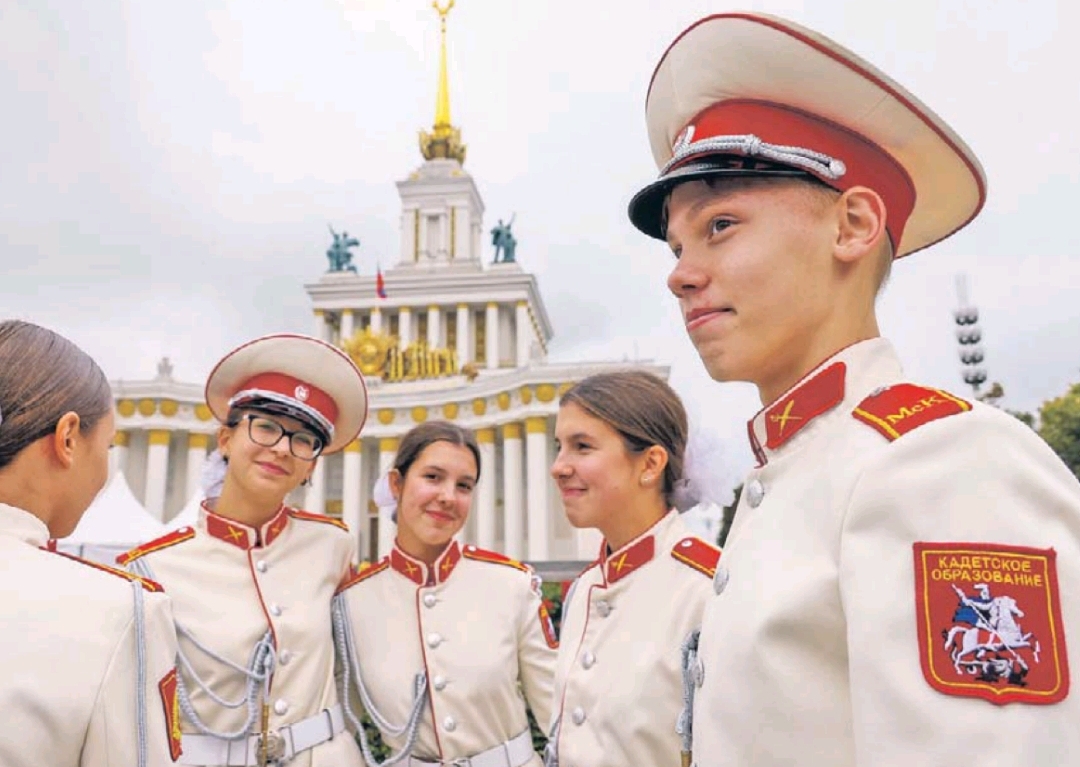 Российских школьников учат войне