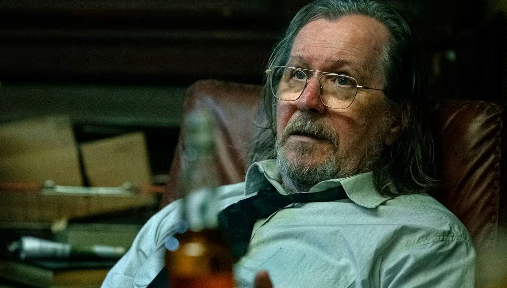 Настоящий шпион — это не Джеймс Бонд: почему Джексон Лэмб лучше 007